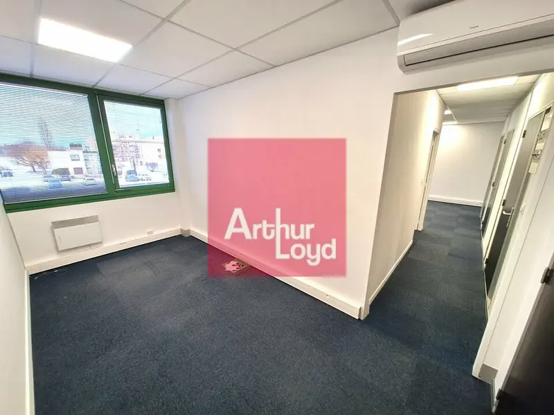 CLERMONT-FERRAND  LA PARDIEU A LOUER BUREAUX 63M² 