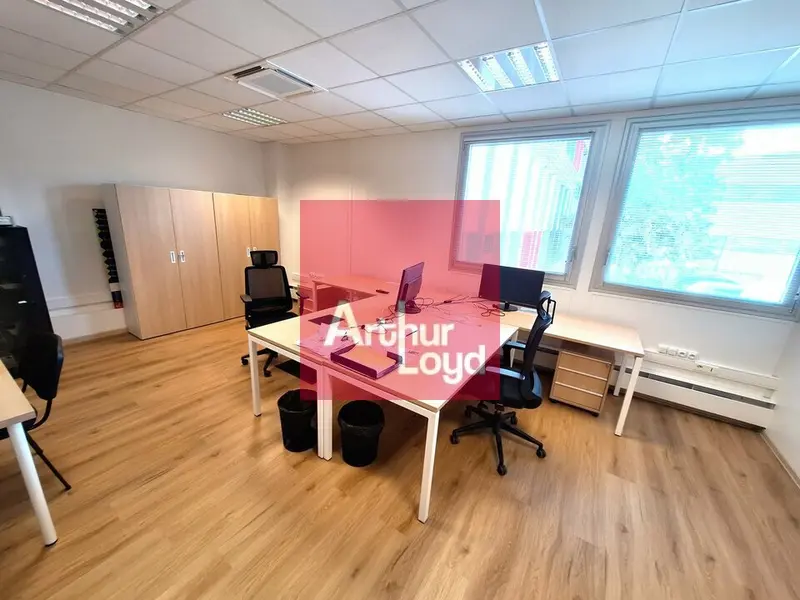 Bureau à louer - Cournon-D'Auvergne (63800) - 108 m² - 990 €/mois