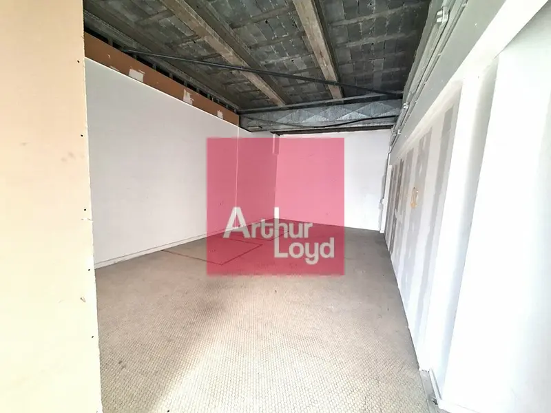 COURNON ZI  A LOUER DEPOT 51M²