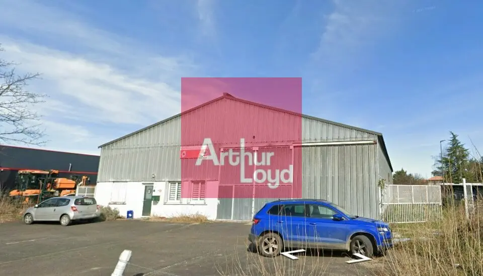 RIOM ZONE DE LA VARENNE A LOUER LOCAL ACTIVITE 665 M²