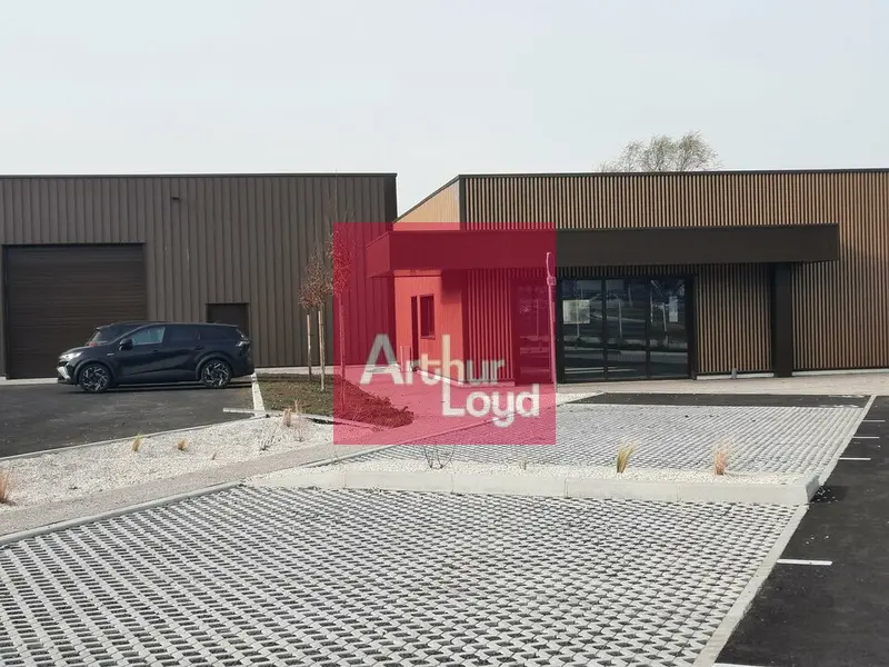 COURNON  A LOUER LOCAL ACTIVITE   373 m²  PROGRAMME NEUF 