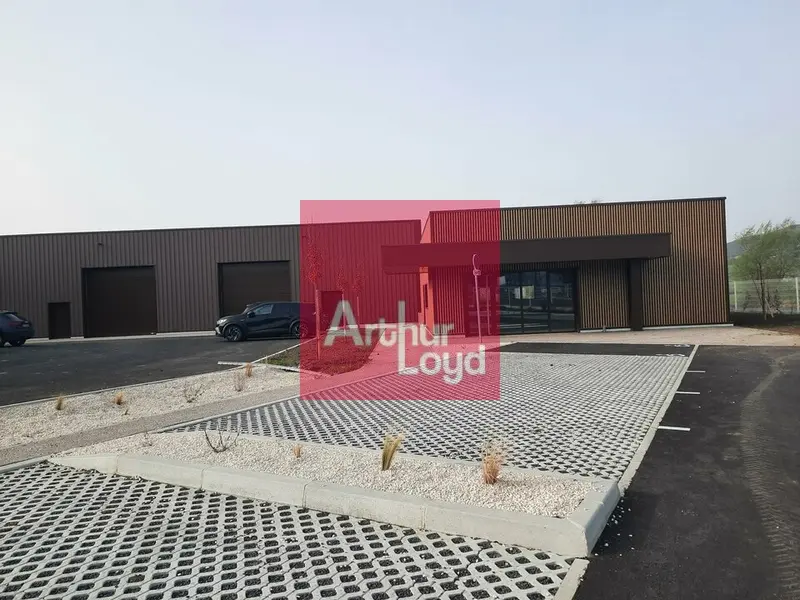Entrepôt / Activité à louer - Cournon-D'Auvergne (63800) - 700 m² - 6 000 €/mois