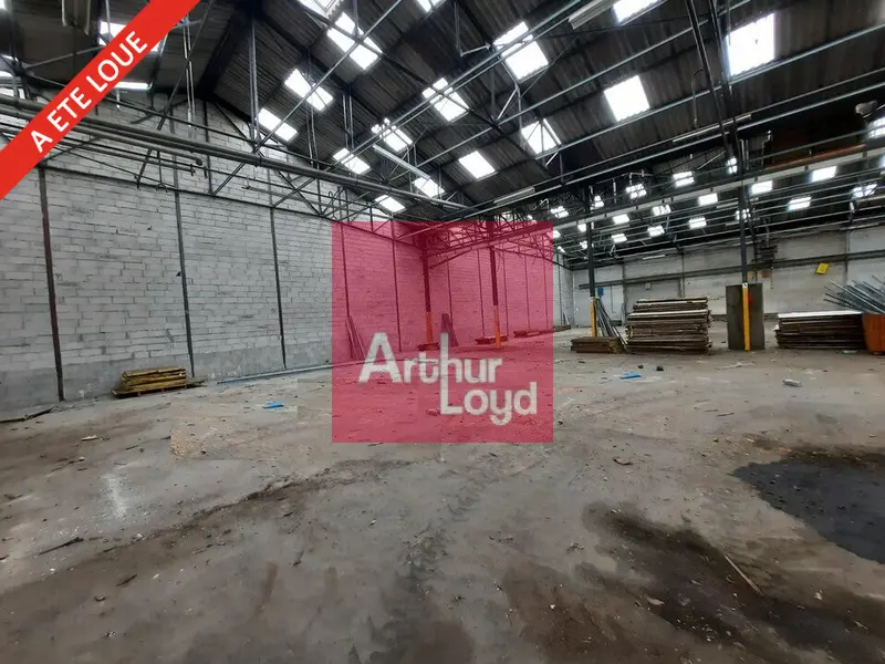 COURNON A LOUER ENTREPOT 720 M²