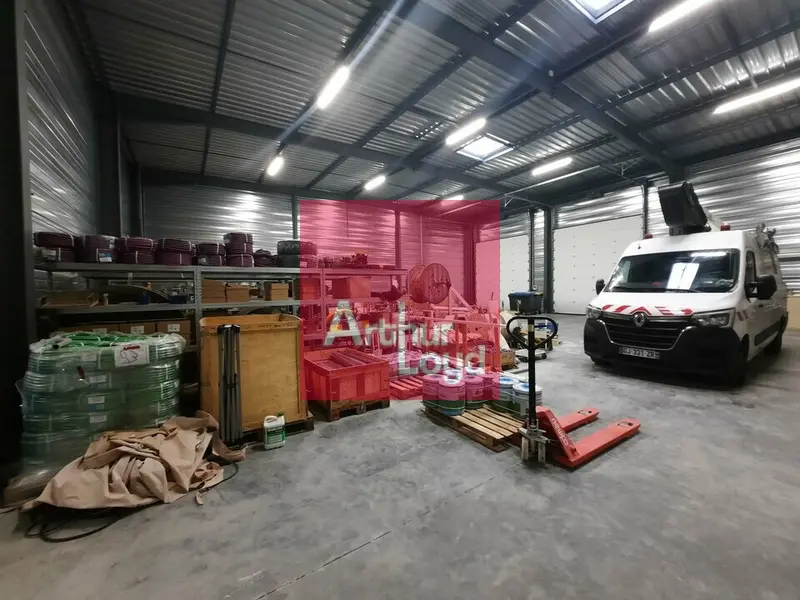 Entrepôt / Activité à vendre - Lezoux (63190) - 696 m²