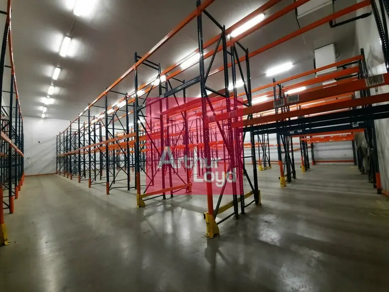 COURNON ZI  A VENDRE ENTREPÔT 2 360 m²