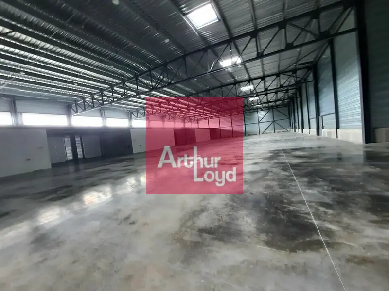 Entrepôt / Activité à louer - Cournon-D'Auvergne (63800) - 798 m² - 4 493 €/mois