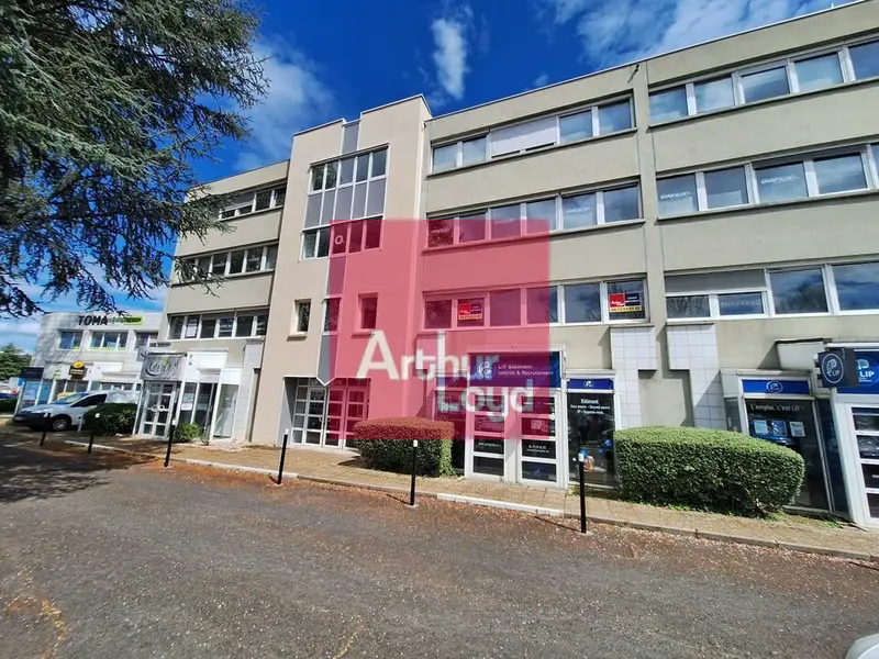 Bureau à louer - Clermont-Ferrand (63000) - 244 m² - 3 050 €/mois