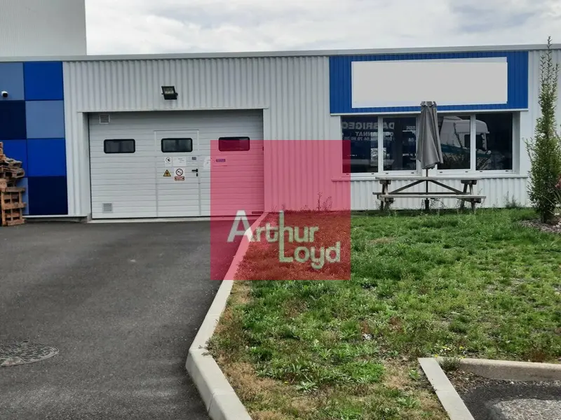 Entrepôt / Activité à louer - Cournon-D'Auvergne (63800) - 347 m² - 2 666 €/mois