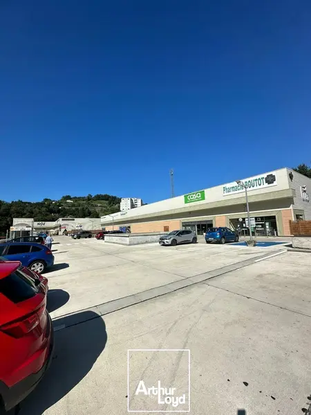 Local Commercial à louer - Tulle (19000) - 636 m² - 5 710 €/mois