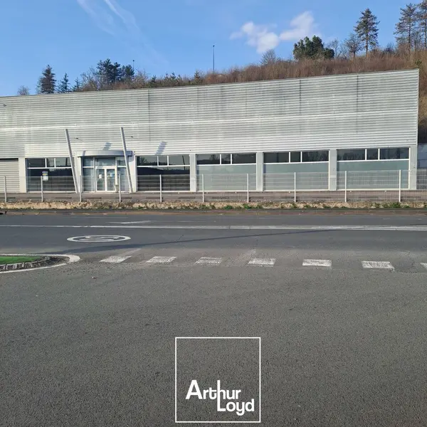 A vendre Locaux d'activité 900m² Brive-la-Gaillarde