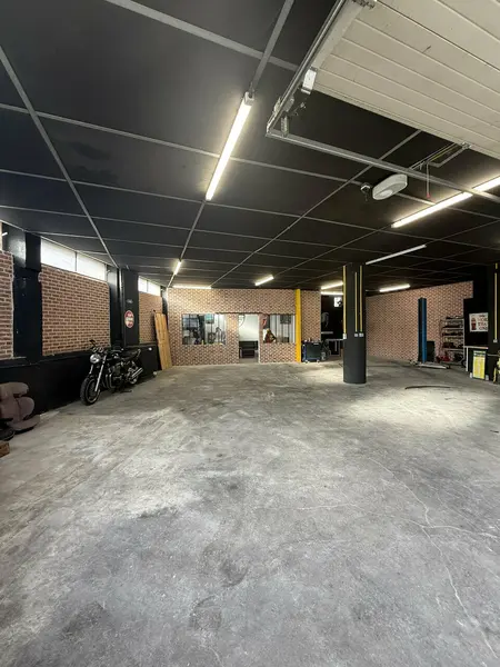 Entrepôt / Activité à louer - Brive-La-Gaillarde (19100) - 323 m² - 910 €/mois