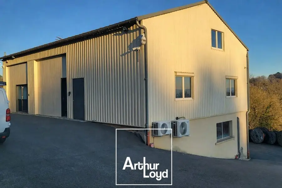Entrepôt / Activité à louer - Ussac (19270) - 250 m² - 1 500 €/mois