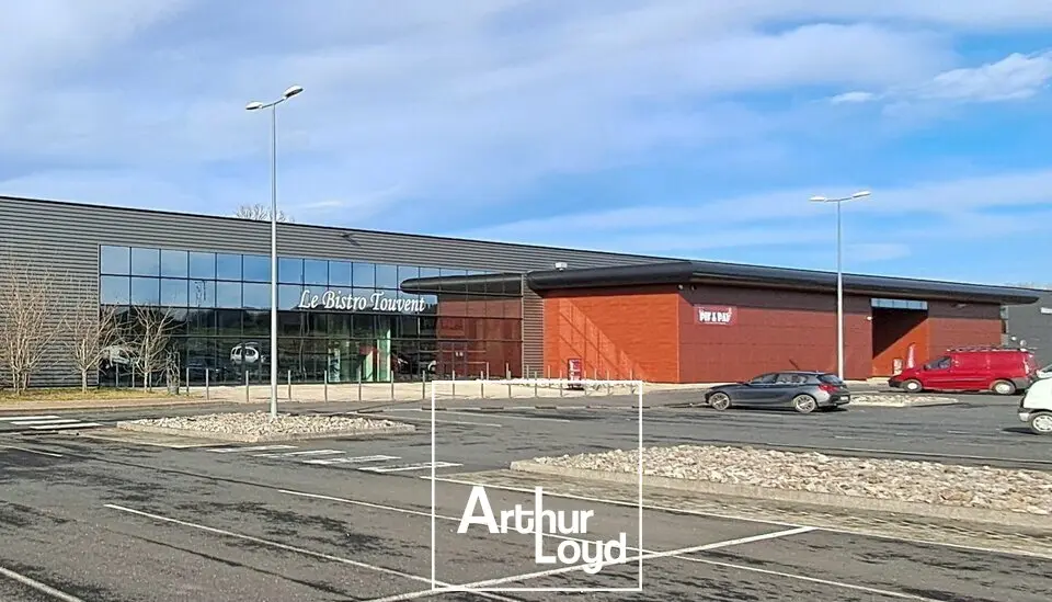 Restaurant de 284m² dans un complexe commercial avec emplacement n°1