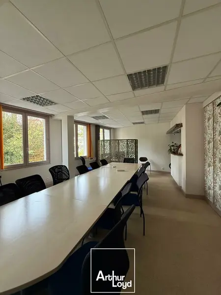 A vendre Bureaux 400m² Tulle