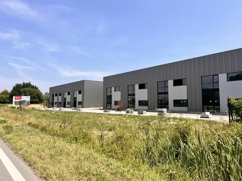 Entrepôt / Activité à vendre - Thouaré-Sur-Loire (44470) - 1200 m²