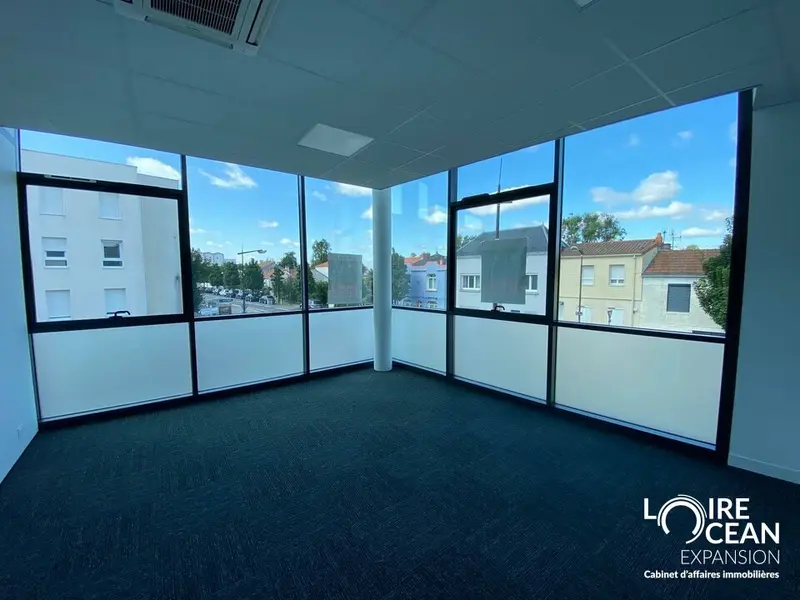 Bureau à louer - Rezé (44400) - 130 m² - 1 500 €/mois