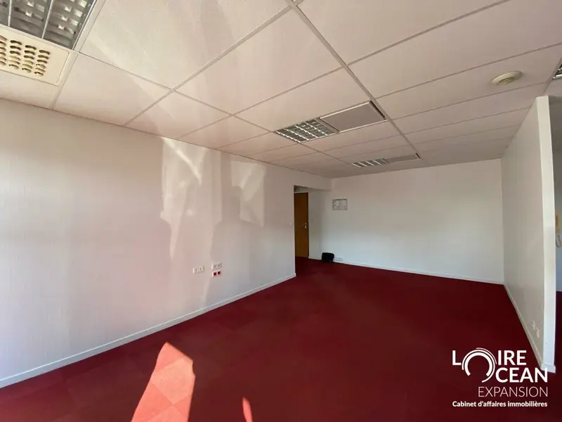 Bureau à louer - Basse-Goulaine (44115) - 171 m² - 1 916 €/mois