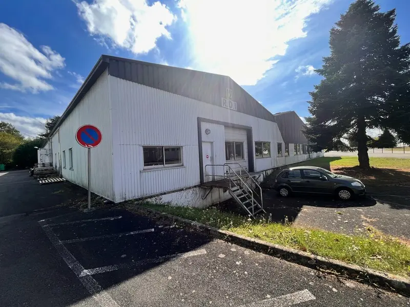 Bureau à louer - Cholet (49300) - 955 m² - 7 560 €/mois