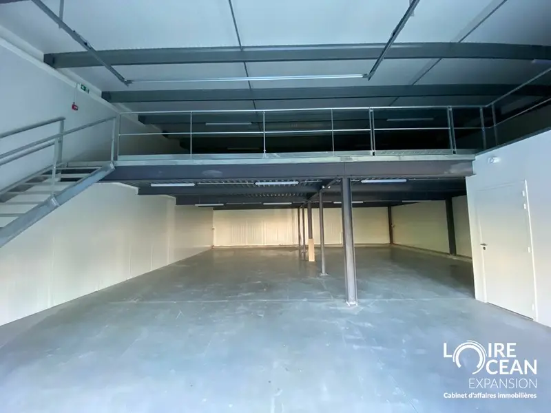 Entrepôt / Activité à louer - Vallet (44330) - 586 m² - 3 700 €/mois
