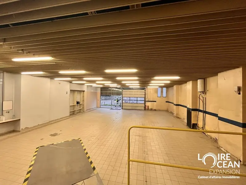 LOCAL D'ACTIVITÉ URBAINES A VENDRE