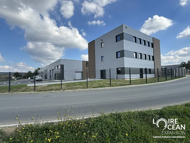 Entrepôt / Activité à louer - Cholet (49300) - 186 m² - 1 536 €/mois