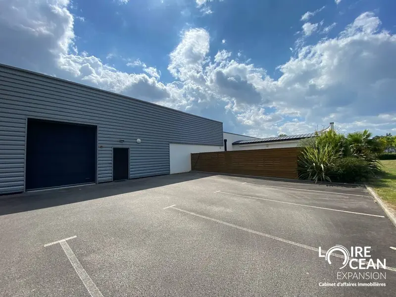 A vendre Locaux d'activité 908m² Haute-Goulaine