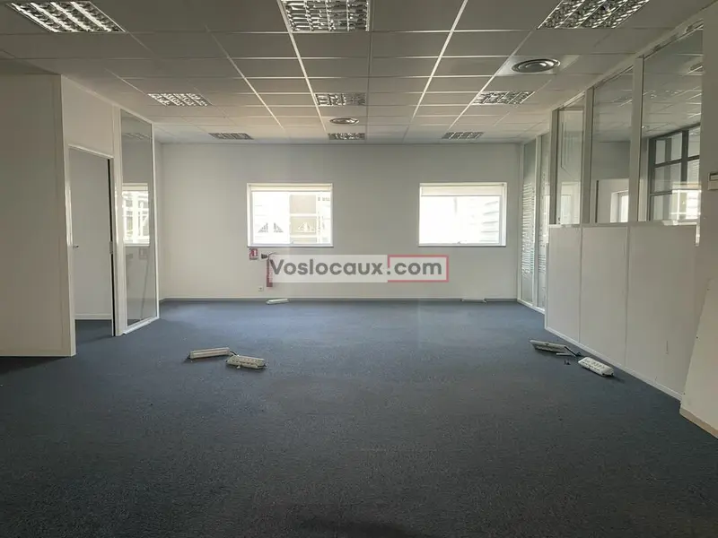 Bureau à louer - Valbonne (06560) - 297 m² - 3 500 €/mois