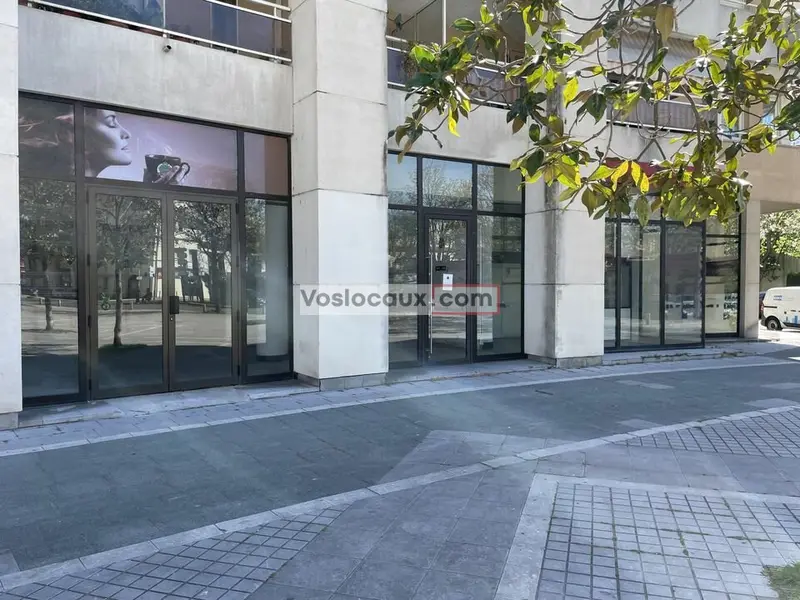 Local Commercial à louer - Nice (06300) - 300 m² - 5 000 €/mois