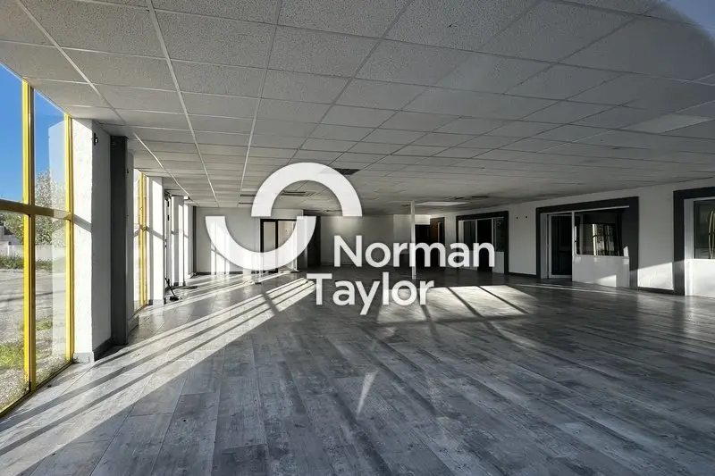 Local Commercial à louer - Perpignan (66100) - 200 m² - 1 500 €/mois