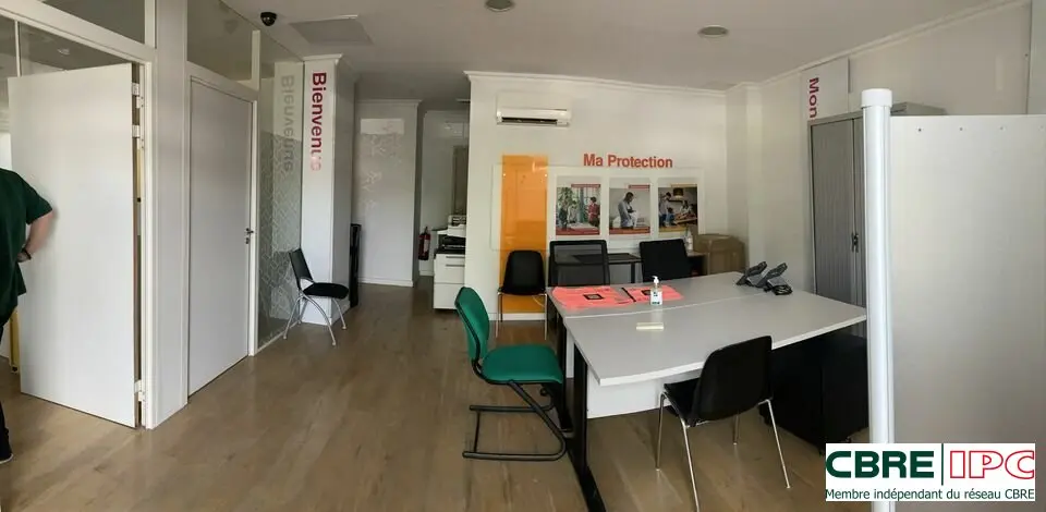 Local Commercial à louer - Anglet (64600) - 100 m² - 2 300 €/mois