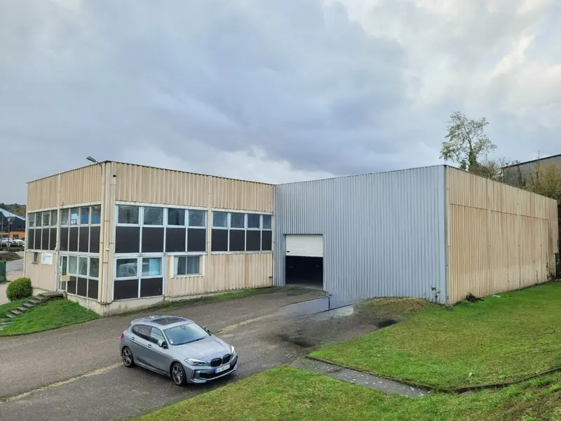 Entrepôt / Activité à vendre - Petit-Couronne (76650) - 896 m²