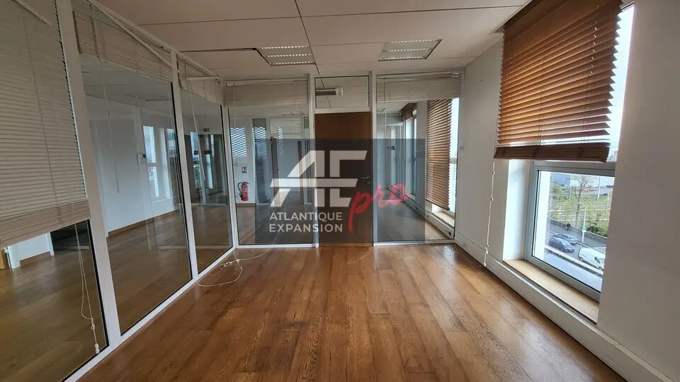 Bureau à louer - Saint-Nazaire (44600) - 110 m² - 1 513 €/mois