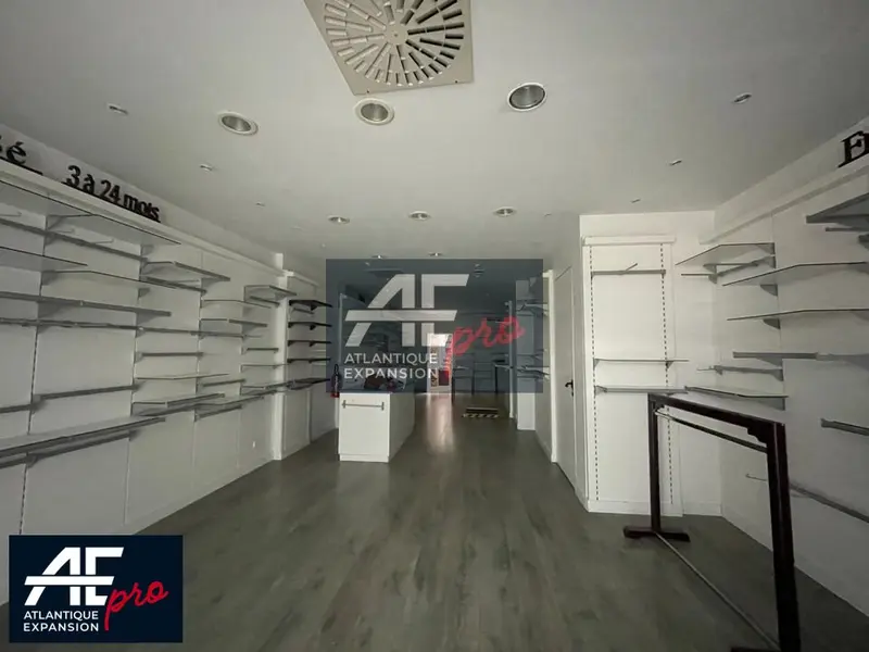 A louer Local commercial  93m² Saint-Nazaire
