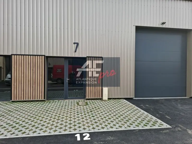 Entrepôt / Activité à louer - Trignac (44570) - 144 m² - 1 428 €/mois