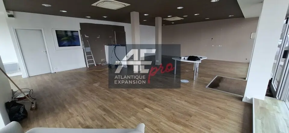 A louer Local commercial  121.82m² Saint-Nazaire