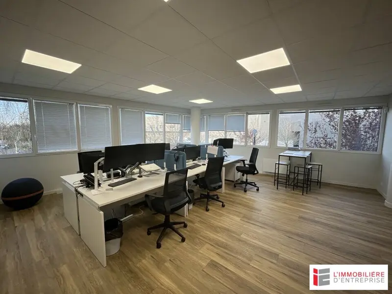 SAINT MALO : LOCATION BUREAUX 140 M² IDEALEMENT PLACES