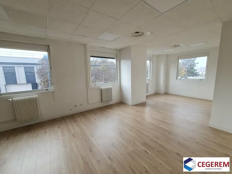 Bureau à louer - Lognes (77185) - 286 m² - 2 145 €/mois