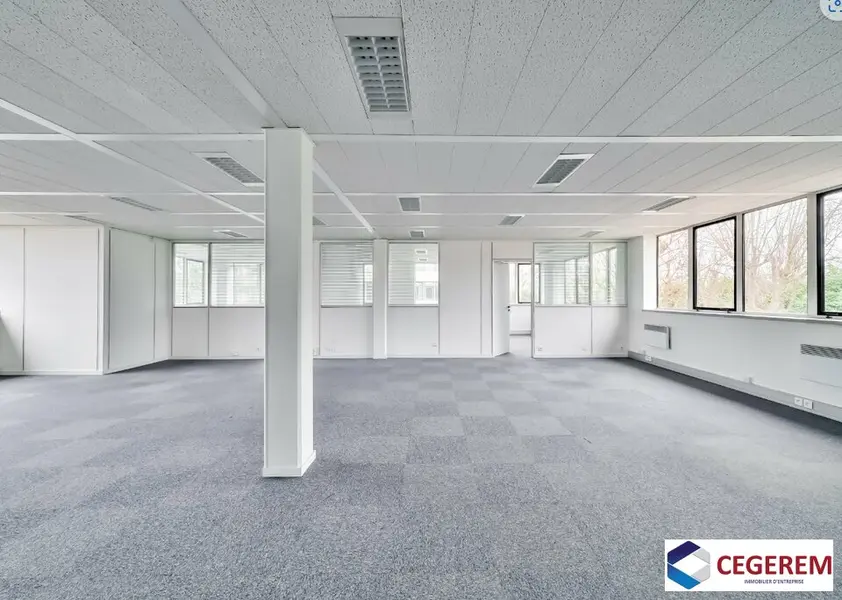 Bureau à louer - Saint-Thibault-Des-Vignes (77400) - 750 m² - 4 062 €/mois