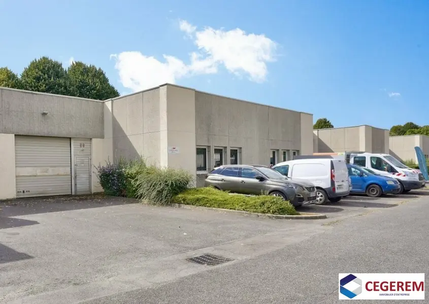 Entrepôt / Activité à louer - Lognes (77185) - 385 m² - 3 336 €/mois