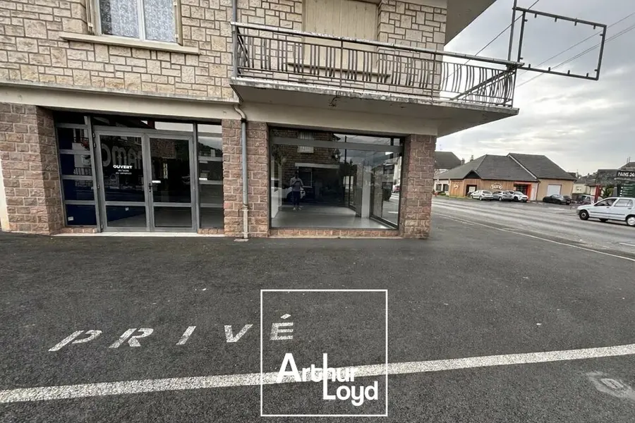 Local Commercial à louer - Brive-La-Gaillarde (19100) - 113 m² - 2 200 €/mois