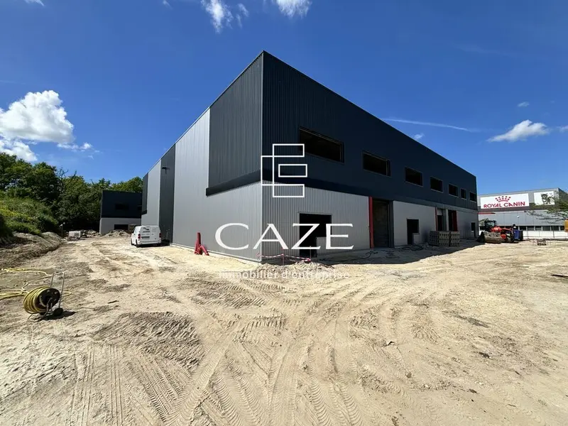 Entrepôt / Activité à louer - Beychac-Et-Caillau (33750) - 2734 m² - 24 378 €...
