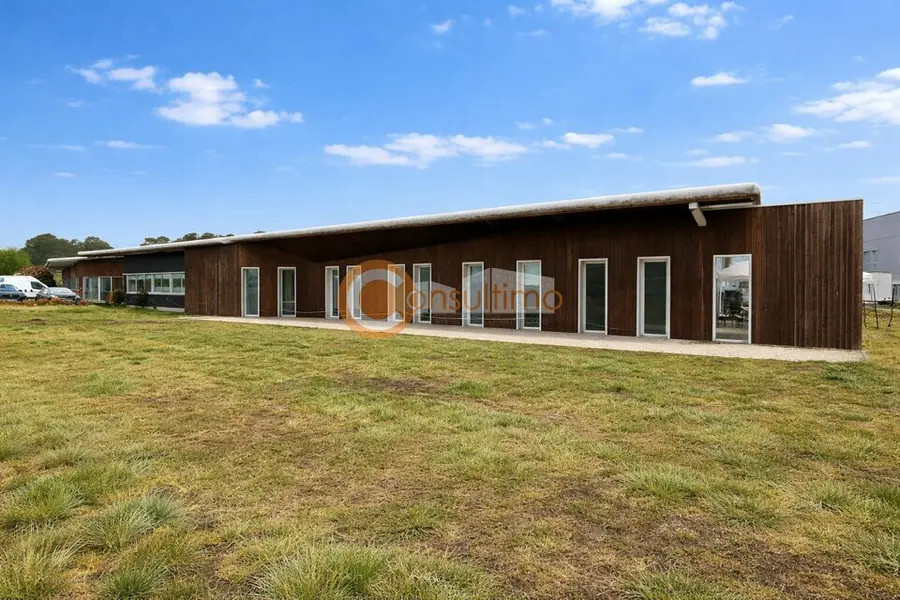 Bureau à vendre - Martillac (33650) - 750 m²