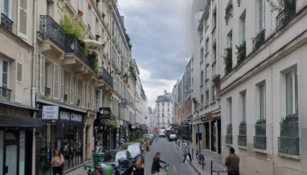 Fbg St Denis - Emplacement n°1 - restaurant / extraction / 70 m2.