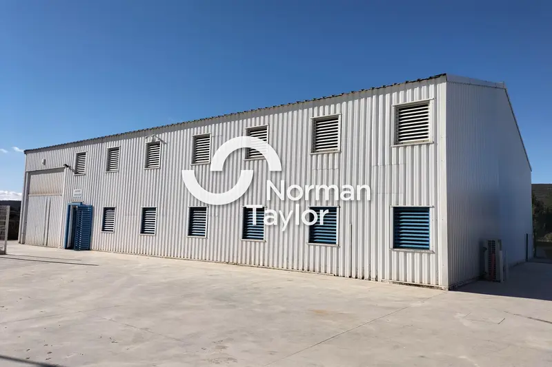 Local d'activité 670 m² non divisibles à louer  Narbonne