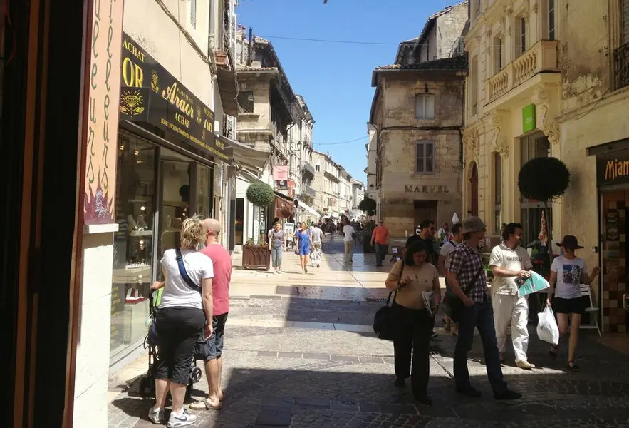 Local Commercial à louer - Avignon (84000) - 120 m² - 2 010 €/mois