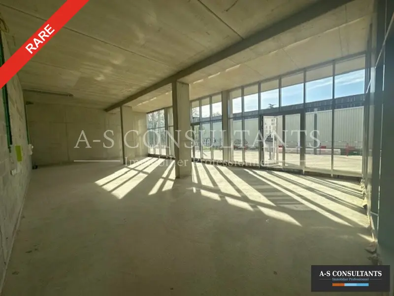 Local Commercial à vendre - Chambéry (73000) - 112 m²