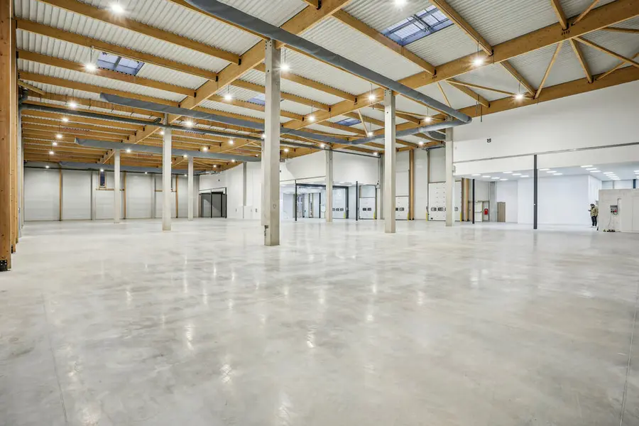 Entrepôt / Activité à louer - Moissy-Cramayel (77550) - 8895 m² - 96 362 €/mois