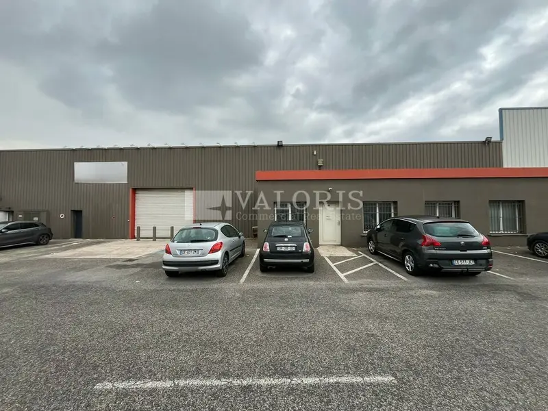 A louer Local commercial  433m² Vitrolles