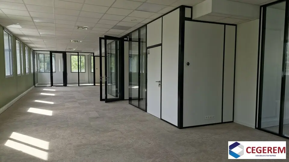 Bureau à louer - Champs-Sur-Marne (77420) - 264 m² - 4 070 €/mois