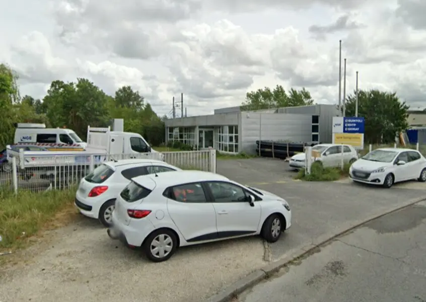 LOCAL COMMERCIAL MIXTE BUREAU - STOCKAGE - BRUGES CAMPILLEAU